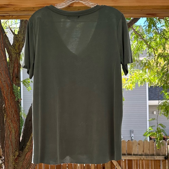 Soaked Stitchfix Green V Neck Short Sleeve Pocket Raw Hem Tee Shirt medium - Picture 10 of 17